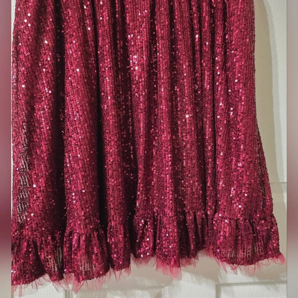 NWT M By MNK Sequined Babydoll Mini Party Dress in Burgundy, Tulle Trim Details. - Picture 2 of 15